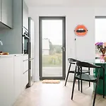Cleo Apartment